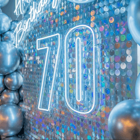 Insegna Neon Led personalizzata rappresentante numeri per un compleanno di 70 anni