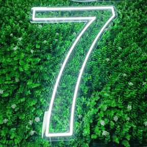 Insegna Neon Led personalizzata per compleanno o anniversario di matrimonio rappresentante il numero "7"